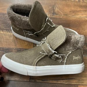 Blowfish sneaker bootie with fur Sz 7